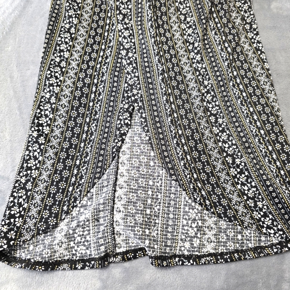 2/$30 Black Floral Jumpsuit Crochet Detail Side Leg Slits Women Sz L (11-13) - Picture 10 of 16